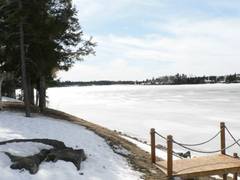 Leider gibt es derzeit nur Winteraufnahmen (auch das wird sich hoffentlich bald ndern), zunchst der Blick nach rechts, also Fluaufwrts