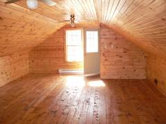 Die eine Seite ber der Garage ...