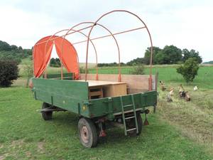 Planwagen von hinten rechts