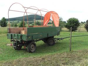 Planwagen von hinten links