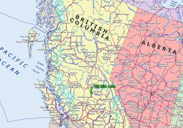 Der 108 Mile Lake und die darum gelegene Ansiedlung 108 Mile Ranch liegt verkehrstechnich gesehen ziemlich genau auf halber Strecke zwischen Prince George im Norden und Kamloops im Süden am Cariboo Highway (Highway #97). Im Westen bilden die Coastal Mountains mit ihren Gletschern die Wasserscheide im Osten die Rocky Mountains. Die Höhe der Gipfel liegt zwischen zwischen 2.000 und 4663 m.